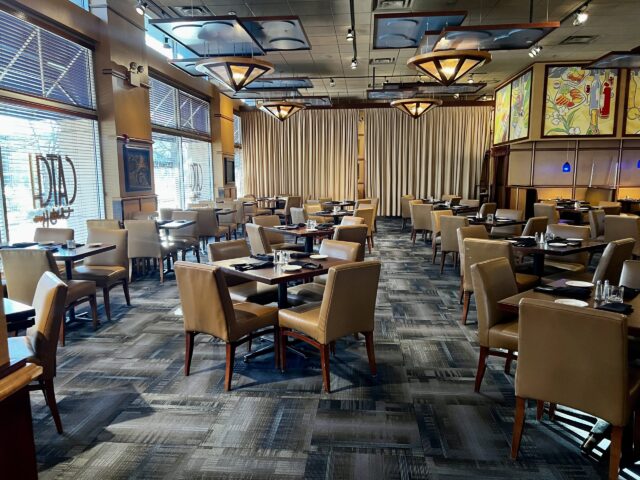 NAPERVILLE RESTAURANTS PICTURE OF INSIDE A RESTAURANT